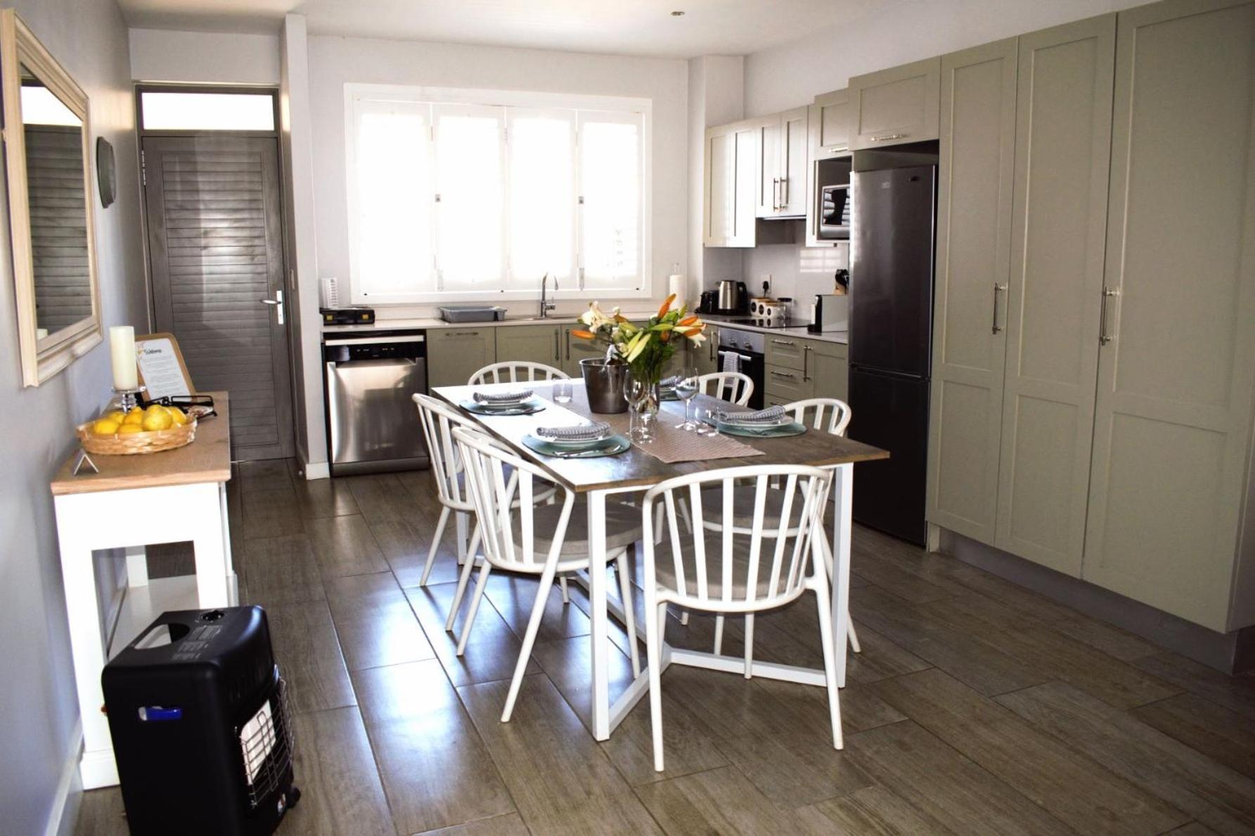 Spacious, Modern & Convenient Franschhoek Exterior foto